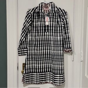 NWT Tizzie Black and White Graphic Print Dress with Pockets Size Small
